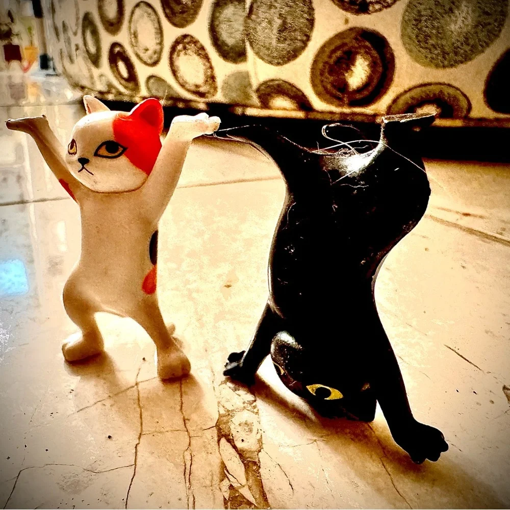 Set of FIVE FELINE FIGURES!